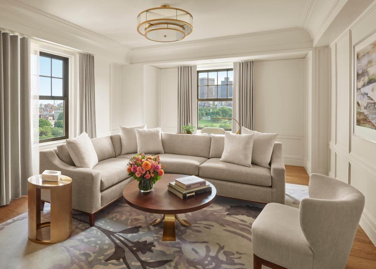 Отель The Newbury Бостон Экстерьер фото A living room