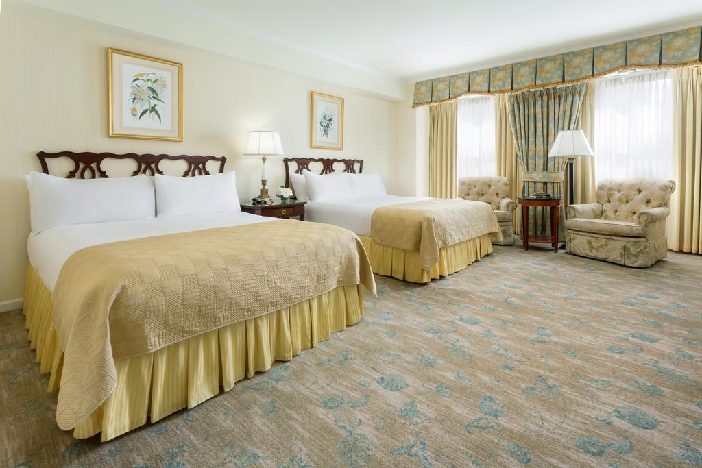 Отель The Newbury Бостон Экстерьер фото A guest room at the Waldorf Astoria